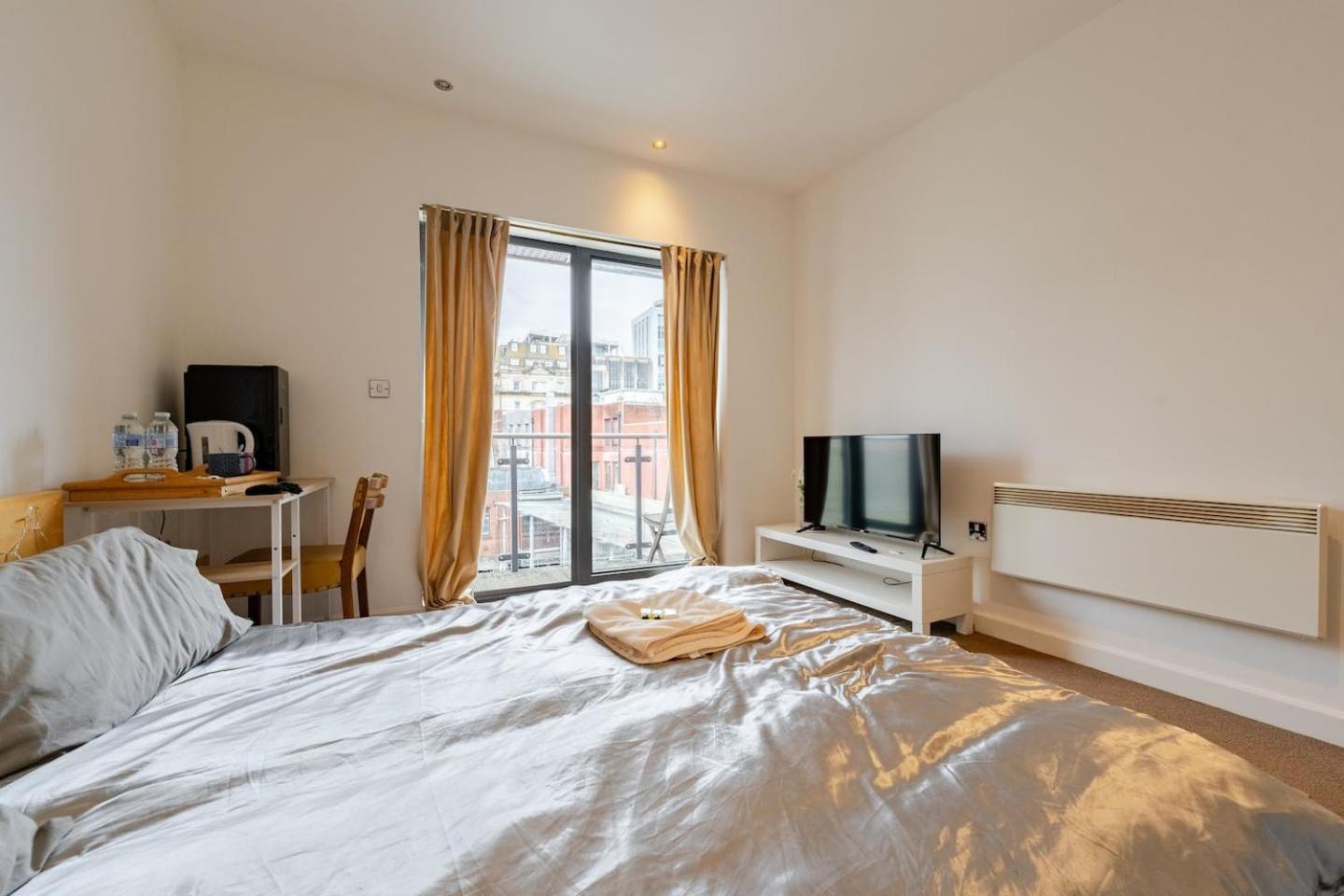 Private Room In Cardiff City Center Kültér fotó
